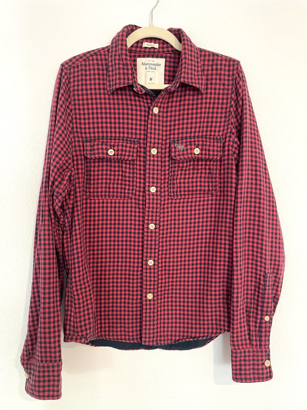 Abercrombie & Fitch Men's Muscle Red Check Lined Long-Sleeve Button Down Shirt